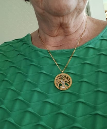 Customer photo review of Collar personalizado Árbol de la Vida con circonitas