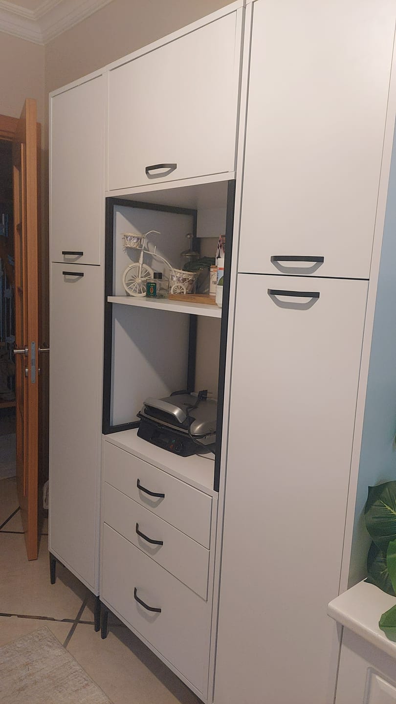 Customer photo review of Rani JE118 Çok Amaçlı Dolap 4 Kapaklı 3 Çekmeceli Kiler Mutfak Dolabı Beyaz