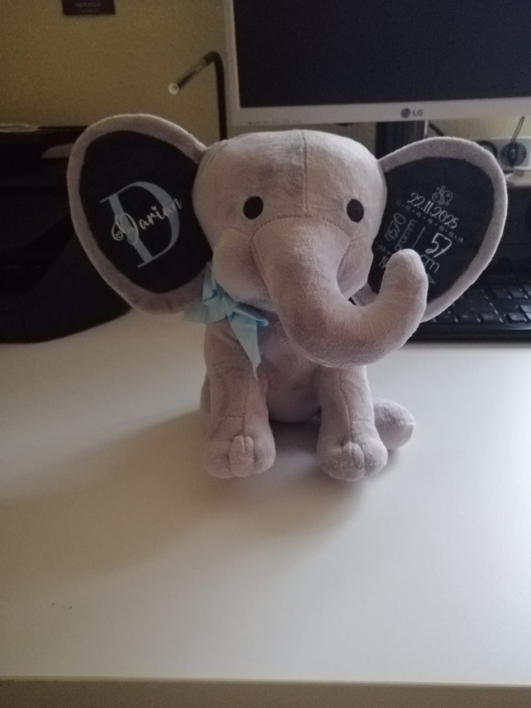 Customer photo review of Kuschel Elefant - Baby-Stofftier