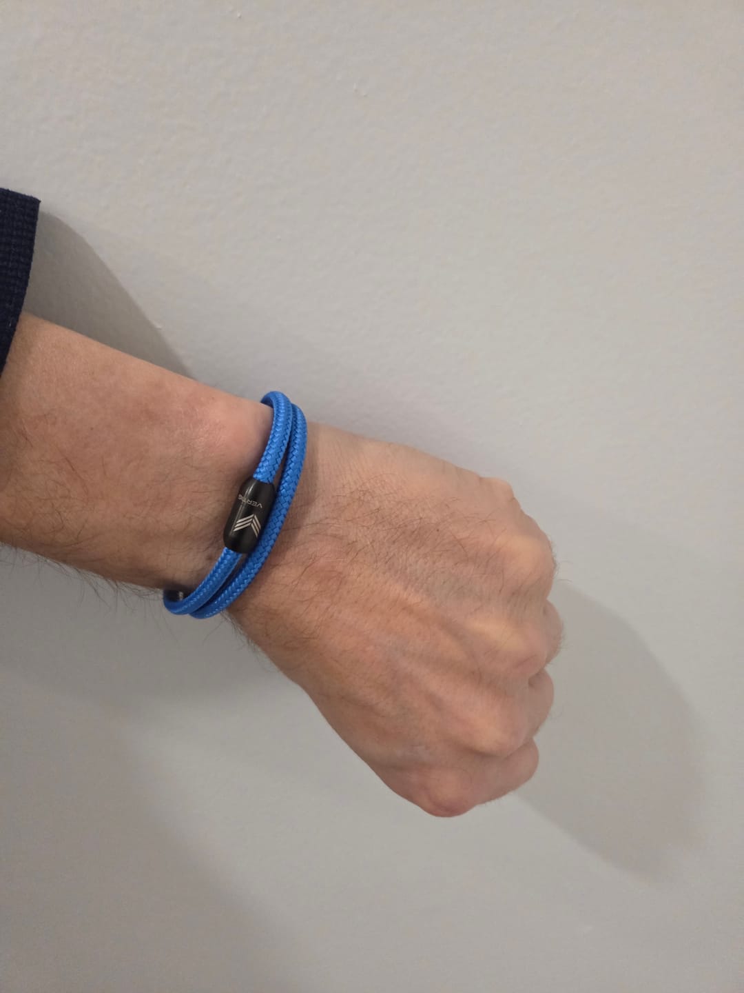 Customer photo review of Paracord Bracelet Magnetic Blue