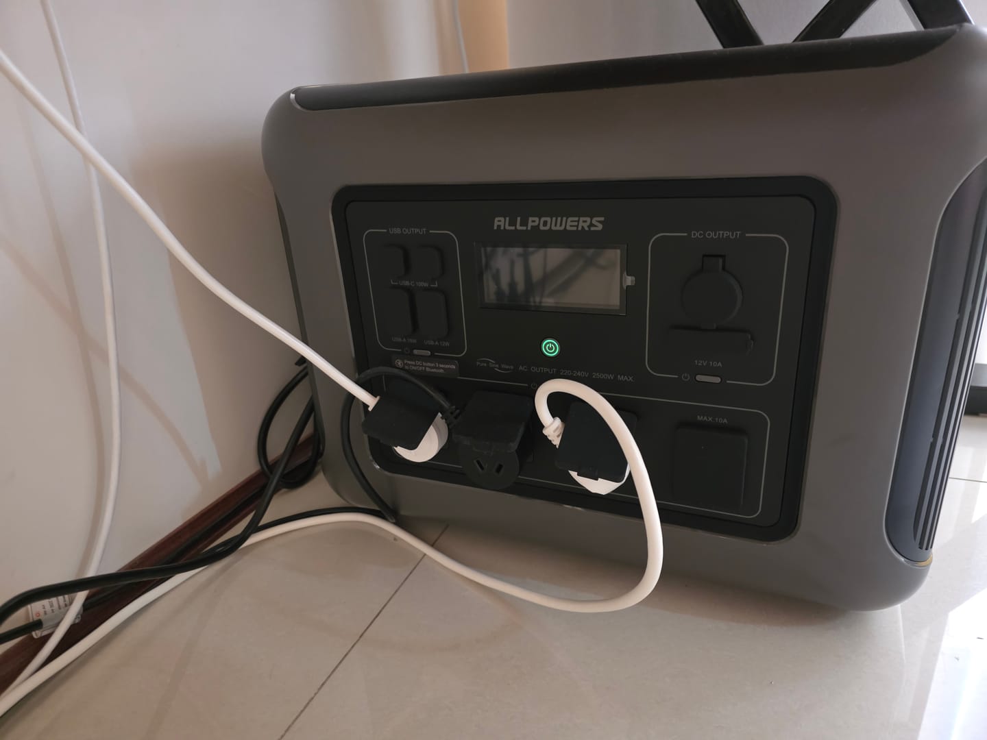 Customer photo review of ALLPOWERS R2500 Portable Home Backup Power Station 2500W 2016Wh