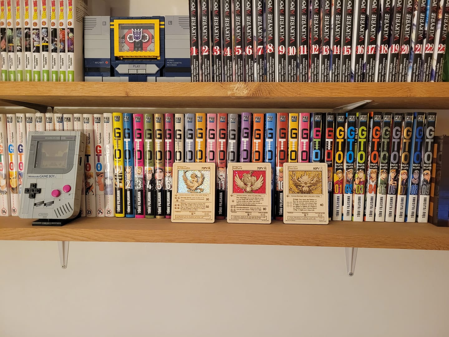 Customer photo review of PokéMad – Carte Pokémon en bois avec fond holographique + Présentoir Pokédex