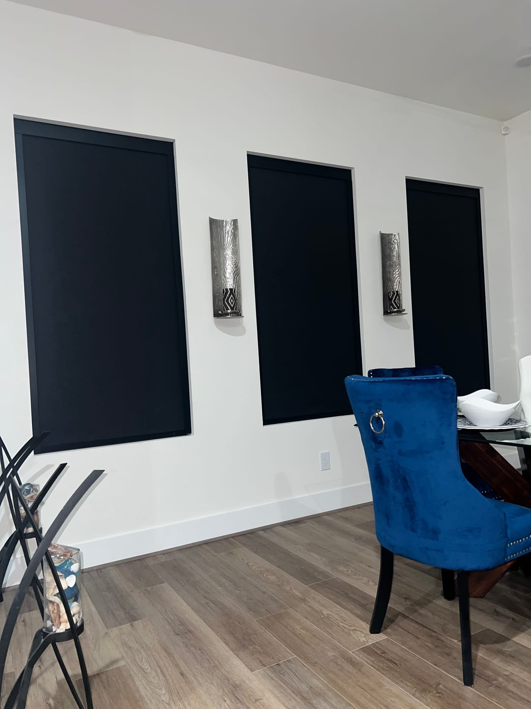 Customer photo review of SmartWings Motorized Roller Shades 100% Blackout Eclipse