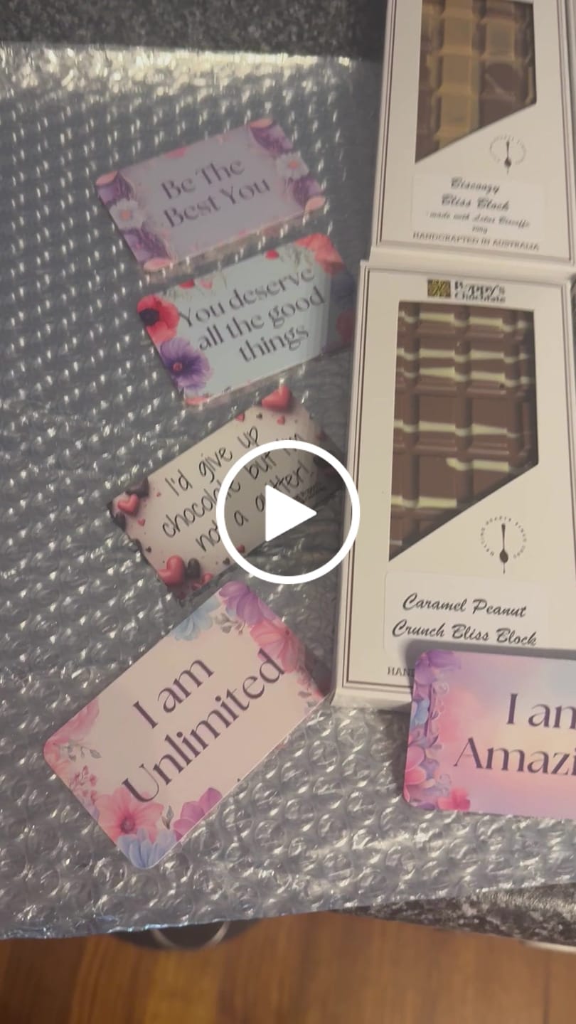 Customer video review of PROTECT CHOCOLATES FROM MELTING - Add Icepack packaging
