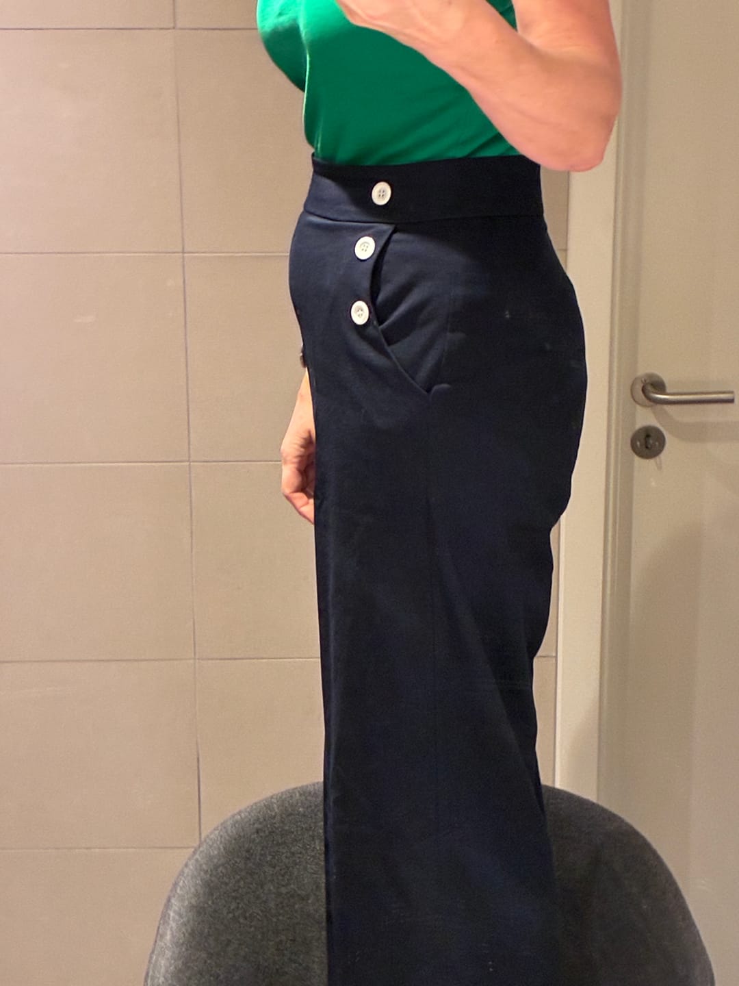 Customer photo review of Sally højtaljede sailor bukser i navy blå