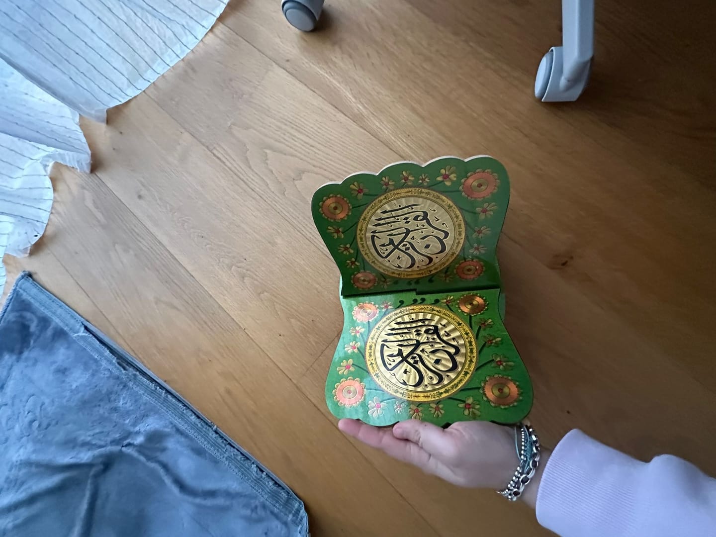Customer photo review of Mushaf Holder in Wood, Stand for Quran