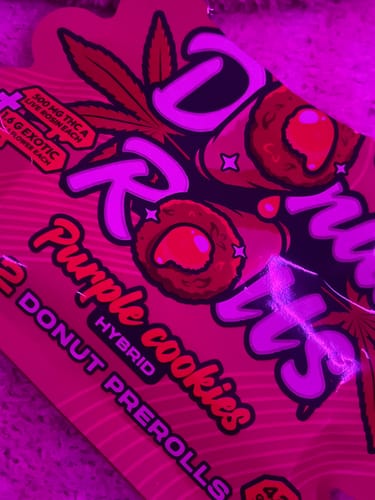 Customer photo review of Dozo Donut Prerolls 4.20 grams