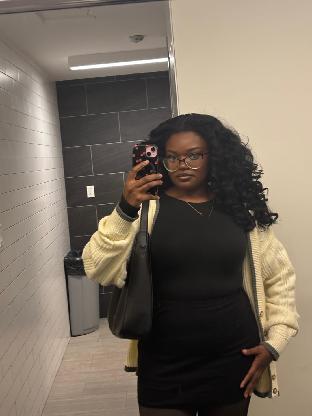 Customer photo review of Sensationnel Curls Kinks & Co Glueless Textured HD Lace Front Wig - Y-PART KINKY WAND CURL 20" - Kinky Edges