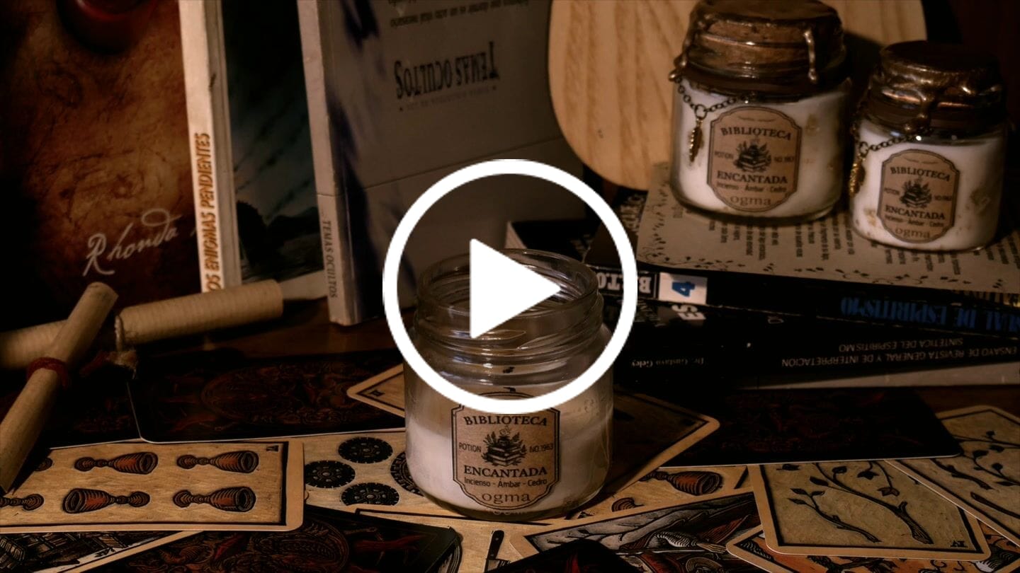 Customer video review of Fragancia BIBLIOTECA ANTIGUA