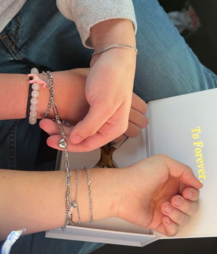 Reseña con foto del cliente del Kit de Pulsera Permanente FabuLove