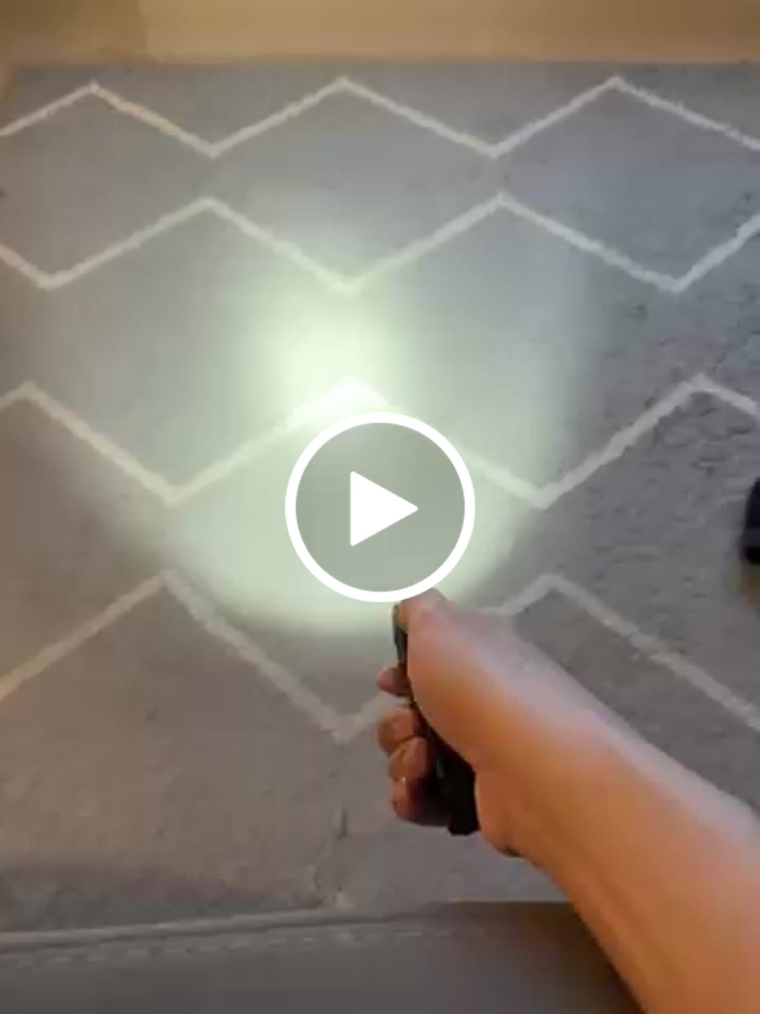 Customer video review of EDC17 - 1500 lumens (UV+Green Laser)
