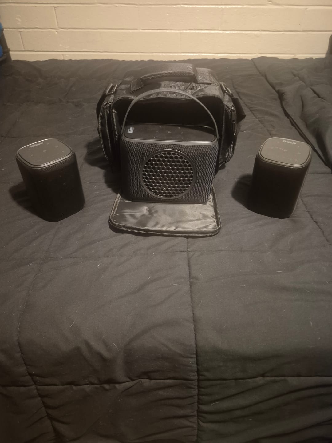 Customer photo review of 2.1 Pack: 2 Speakers and 1 Subwoofer