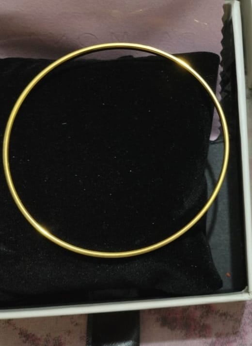 Customer photo review of Flat Wire Bangle Bracelet