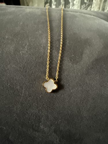 Kundenbewertung mit Foto zu White Clover Kette