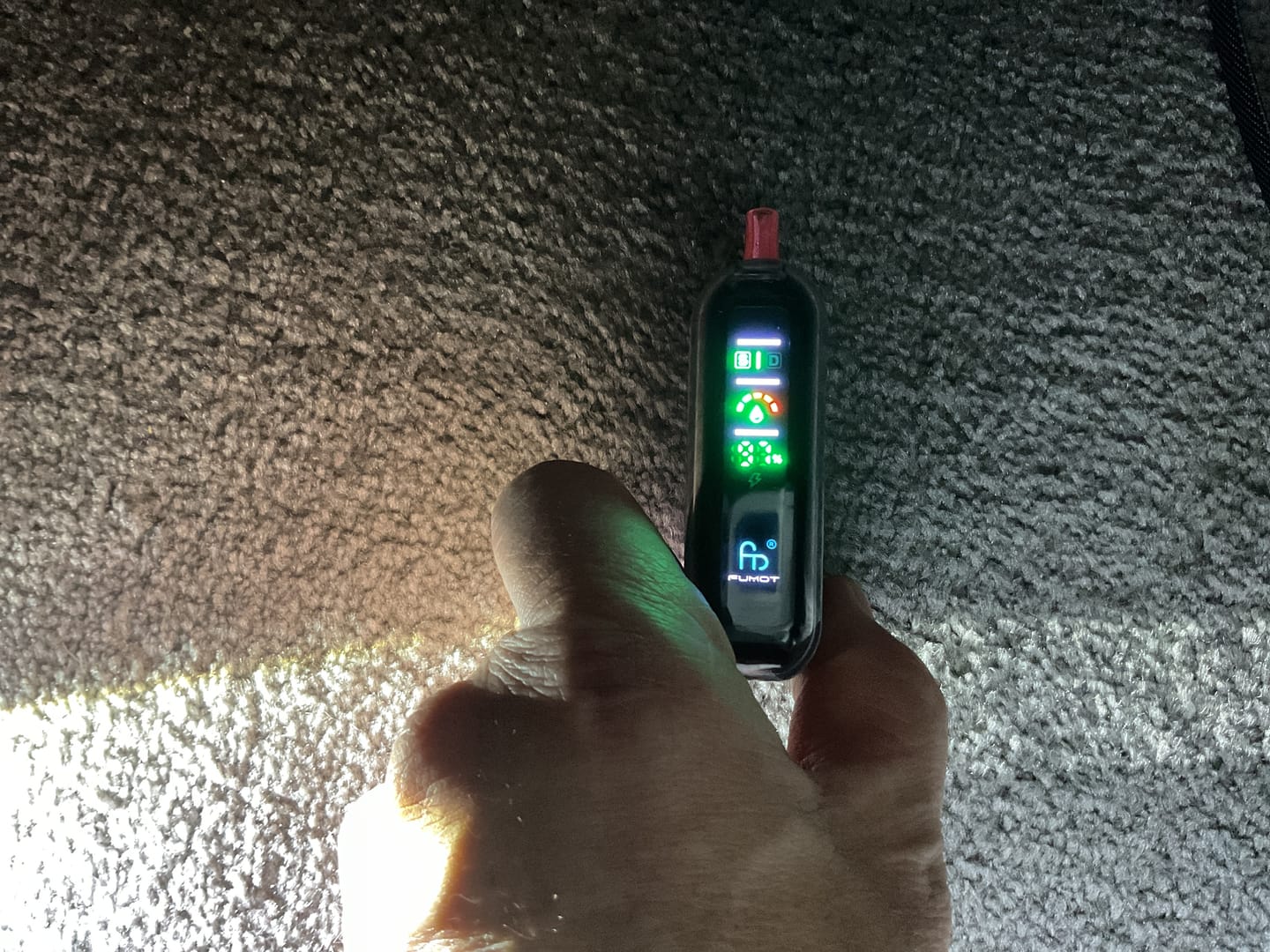 Customer photo review of RandM Tornado 20000