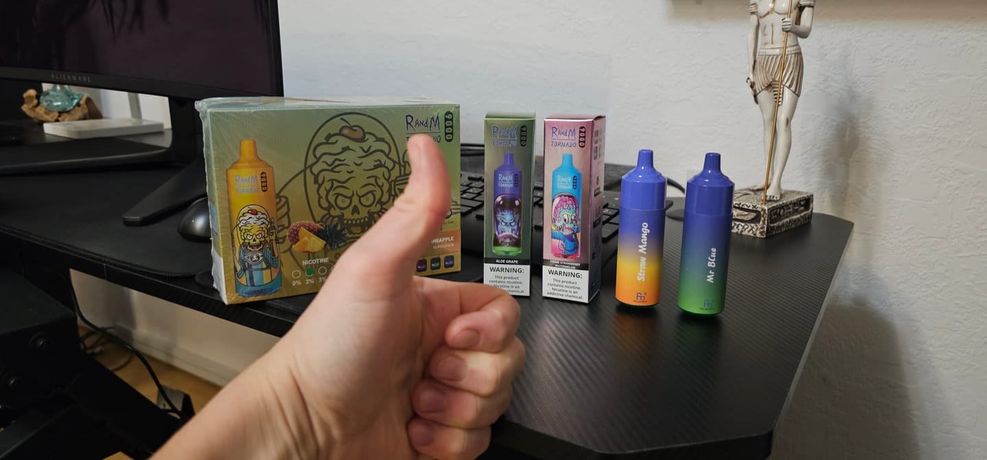 Customer photo review of RAndM Tornado 9000 Puffs Disposable Vape (Pack of 10)