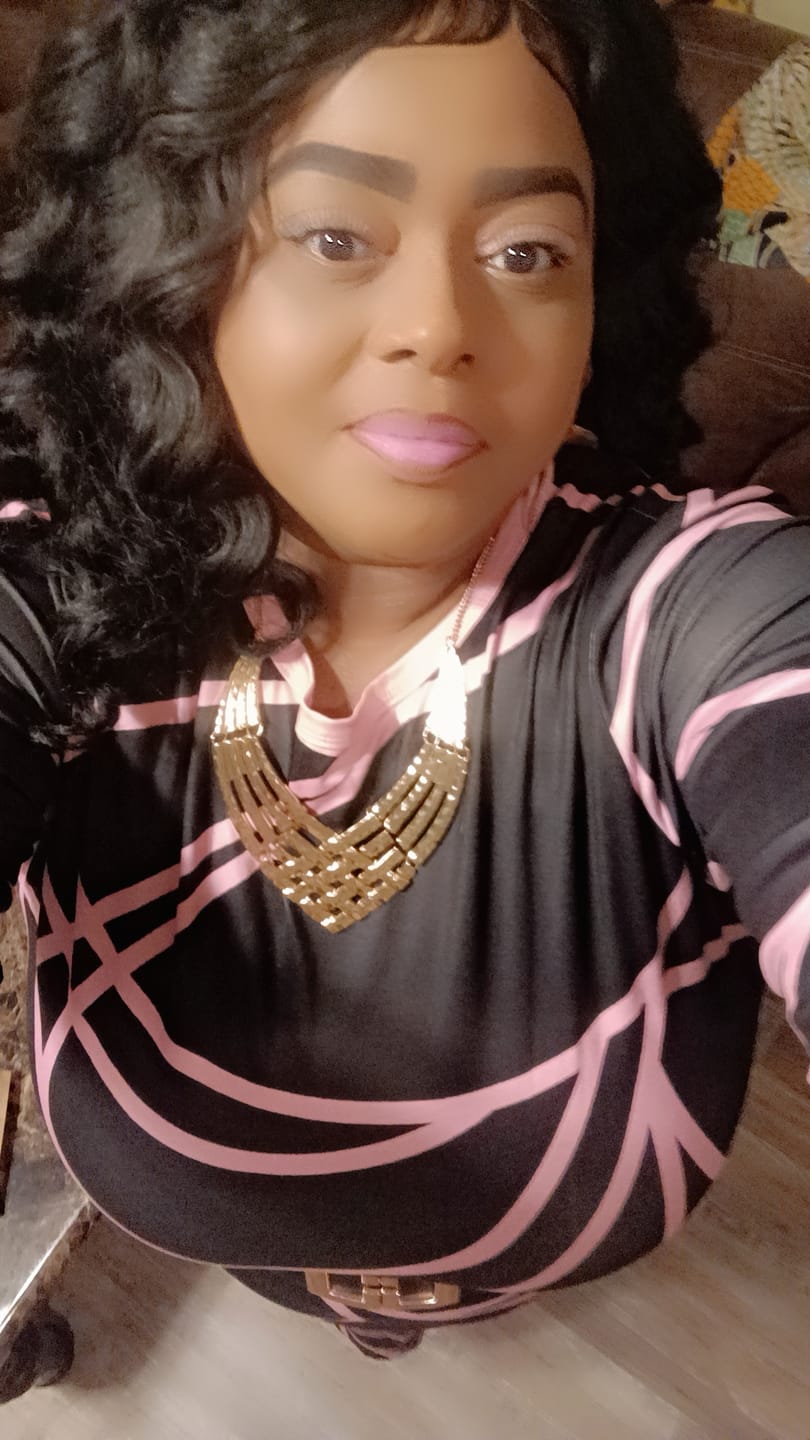 Customer photo review of Sensationnel Curls Kinks & Co Glueless Textured HD Lace Front Wig - Y-PART KINKY WAND CURL 20" - Kinky Edges