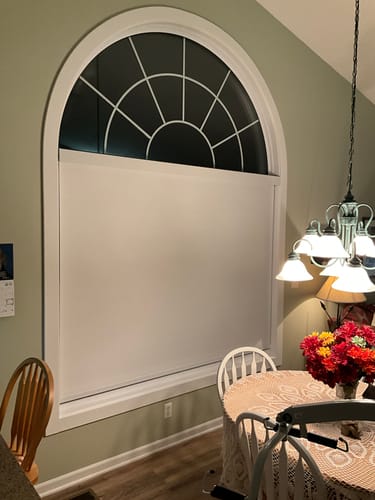 Customer photo review of SmartWings Motorized Roller Shades 100% Blackout Essential
