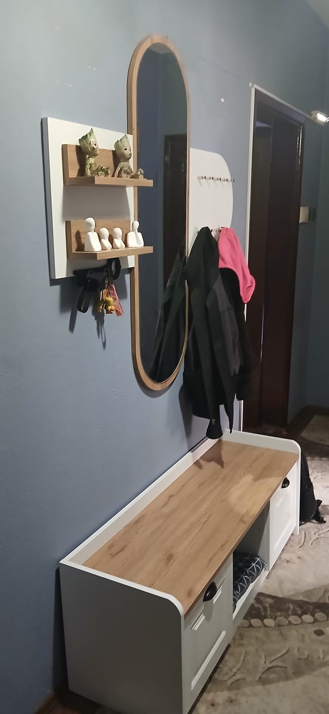 Customer photo review of Rani EE101 Aynalı Vestiyer Modern Portmanto Duvar Askısı Ayakkabılık Renk: Beyaz - S. Ceviz