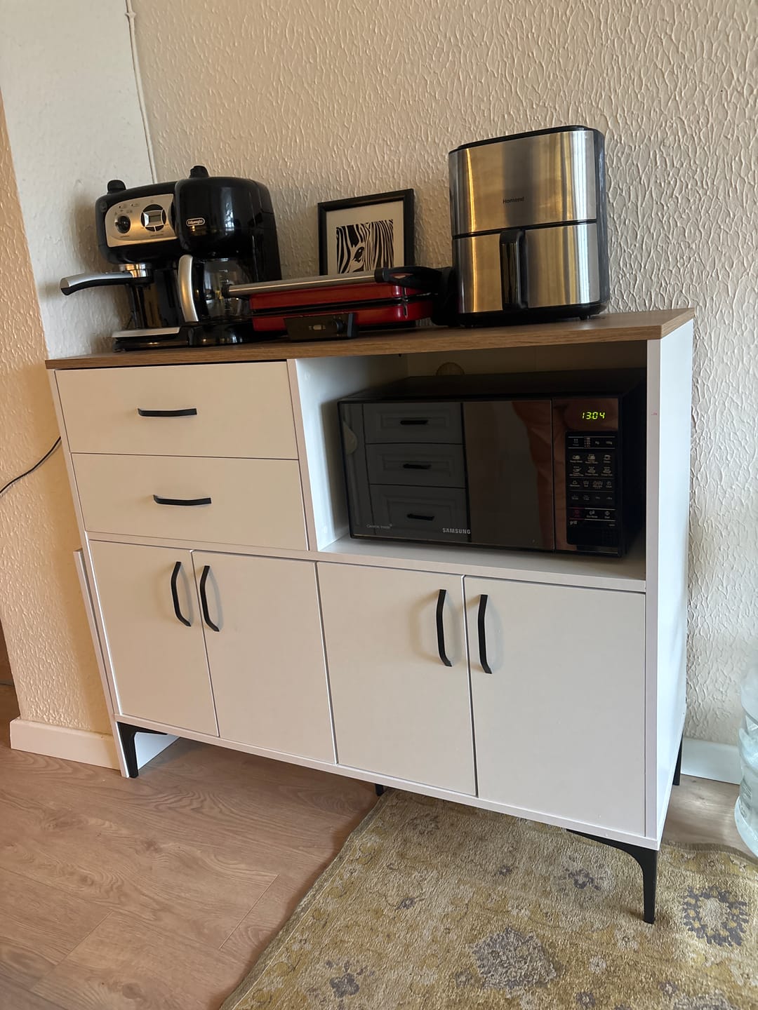 Customer photo review of Rani JE206 Kahve Köşesi Çok Amaçlı Dolap 4 Kapaklı 2 Çekmeceli Kiler Mutfak Dolabı Beyaz - Sepet Ceviz