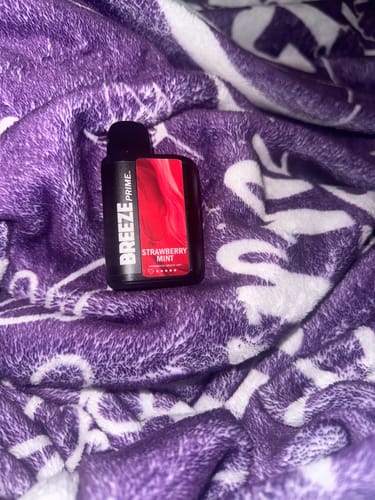 Customer photo review of Breeze Pro Disposable Vape