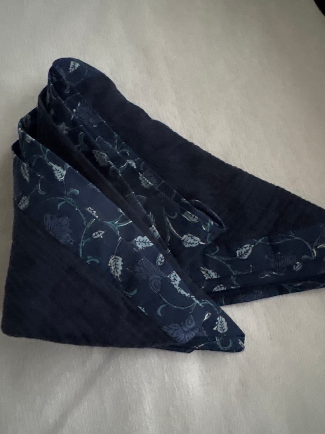 Customer photo review of Le foulard Calista Jacquard marine/Océan