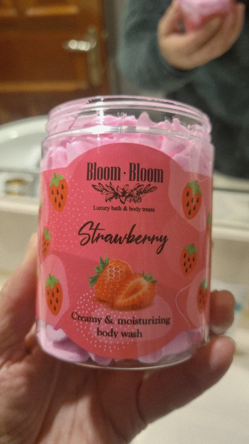 Customer photo review of Σαπουνοπαγωτό Strawberry