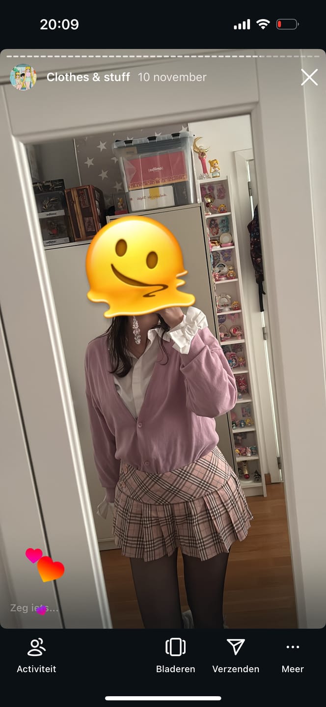 Customer photo review of Girly Plaid Pleated Mini Skirt (Pink)