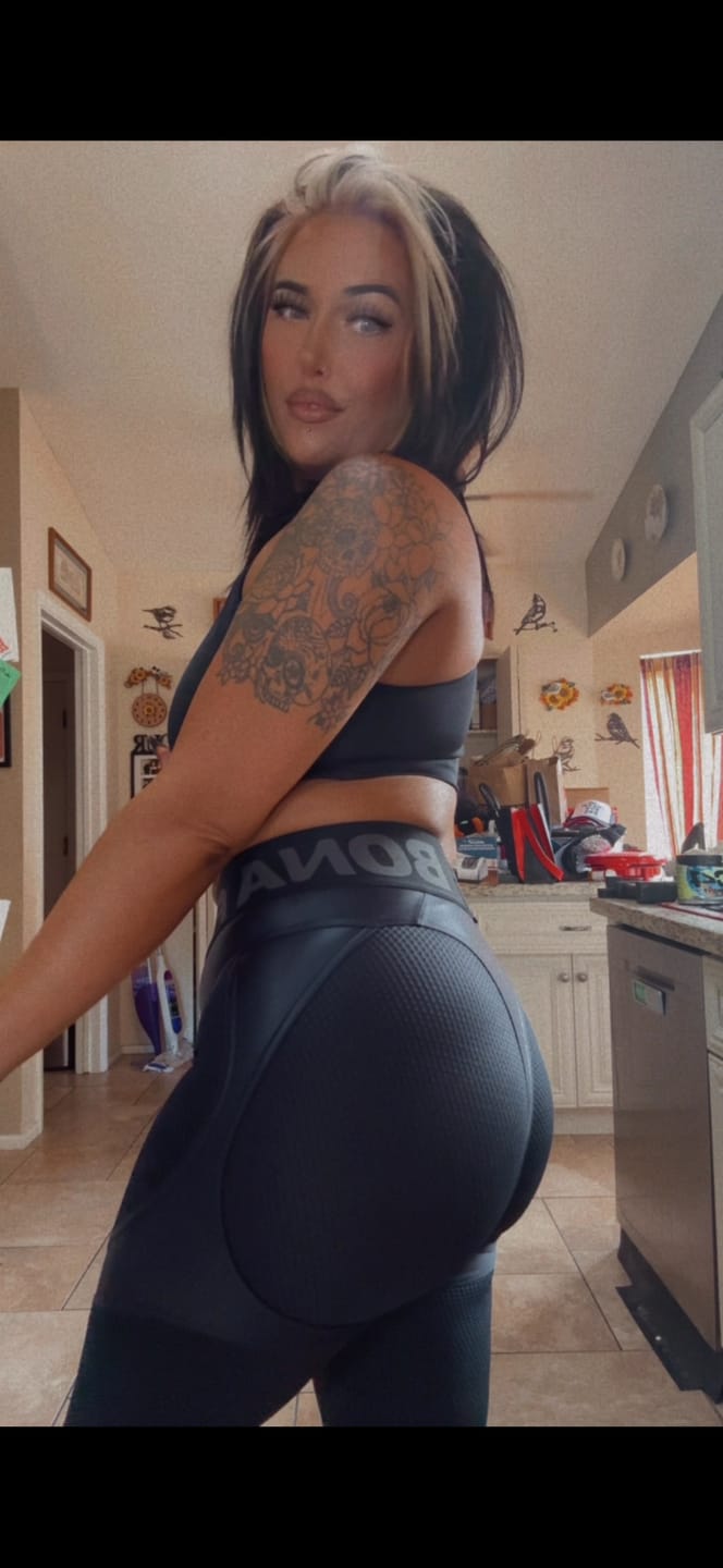 Customer photo review of Leggings Extra Sex Push-Up Black Skin