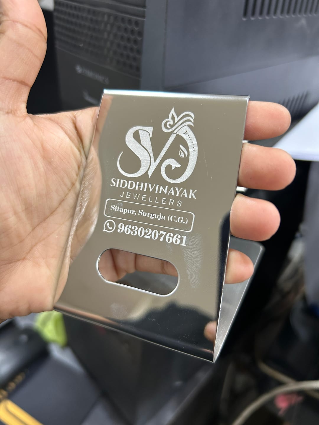 Customer photo review of Premium Mobile Stand | Best for Corporate Gifting | PrintMine.in