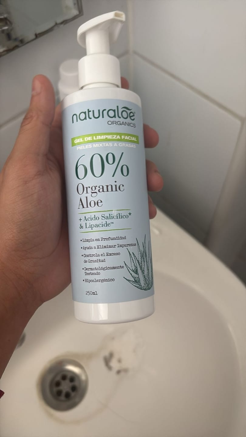 Customer photo review of Gel de Limpieza Facial Piel Mixta a Grasa 250ml