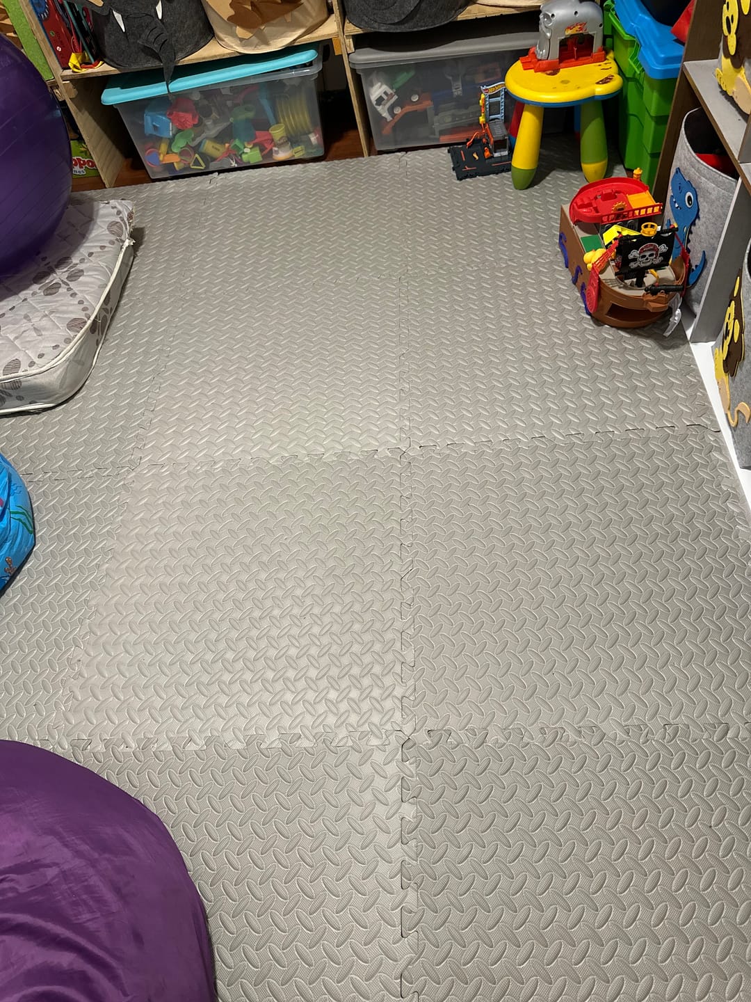 Customer photo review of Pack De 4 Alfombras Piso Puzzle Goma Eva Antigolpes 60x60cm