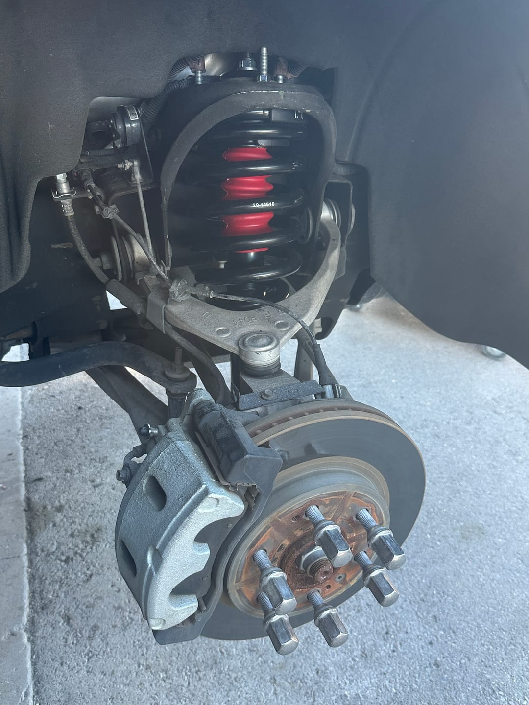 Customer photo review of 2015-2020 GMC Yukon XL 5.3L/6.2L 4WD & 6.2L RWD Magnetic Struts 4 Wheel OE Replacement Kit (GC134F)