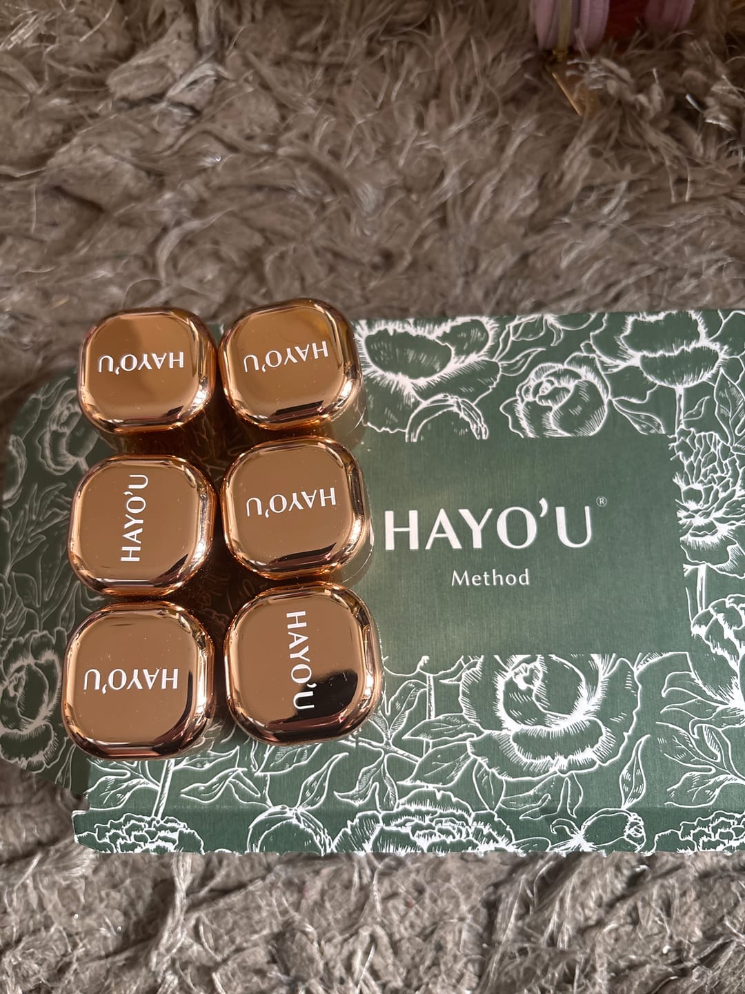 Customer photo review of Hayo'u Gold Lip Balm