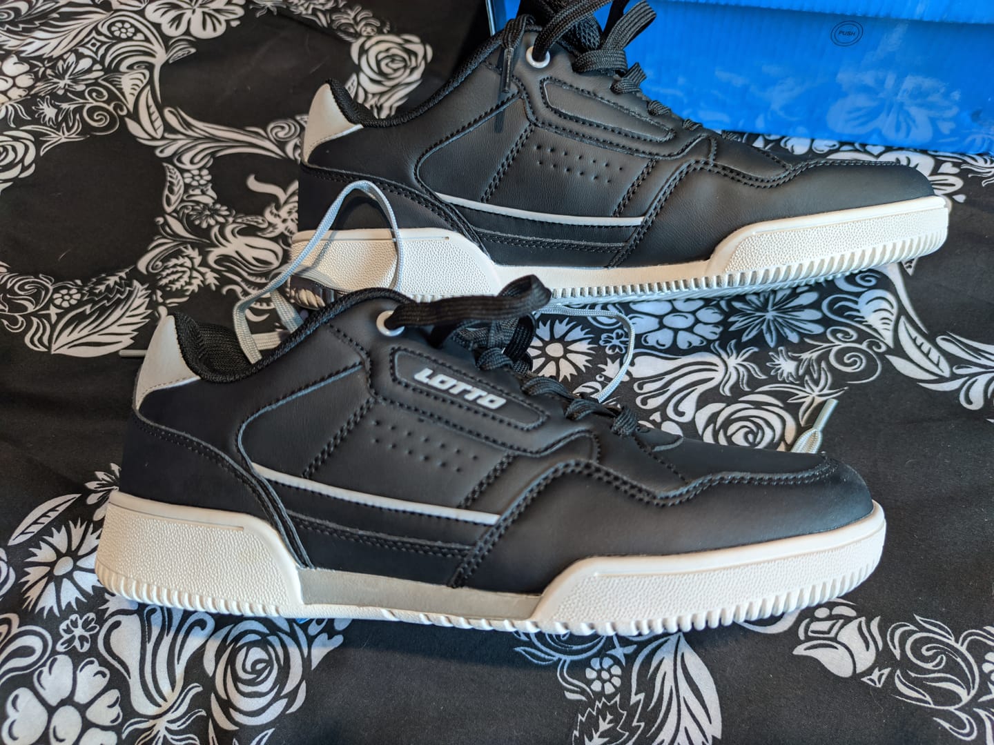 Customer photo review of Tenis Verset Men