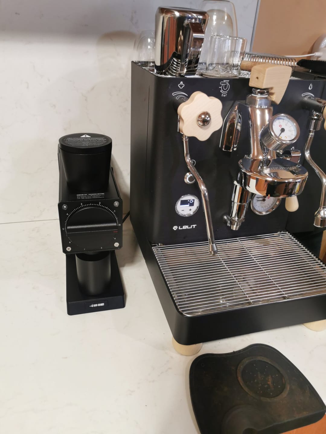 Customer photo review of MHW-3BOMBER F74 Navigator Electric Coffee Grinder