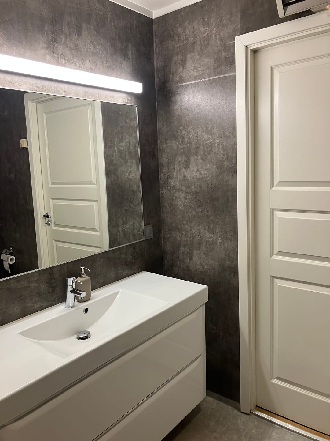 Customer photo review of Premium Limewash antrasitt kontaktplast