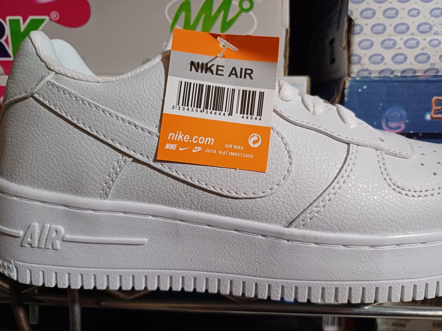 Customer photo review of Paq 6 Pares Tenis 270 Blanco Total 22/25.5