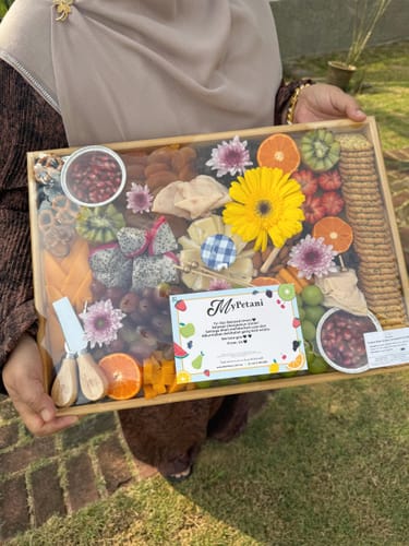Customer photo review of KL Tower Plateau Charcuterie Grazing Cheese Board [Available in KL Selangor only]