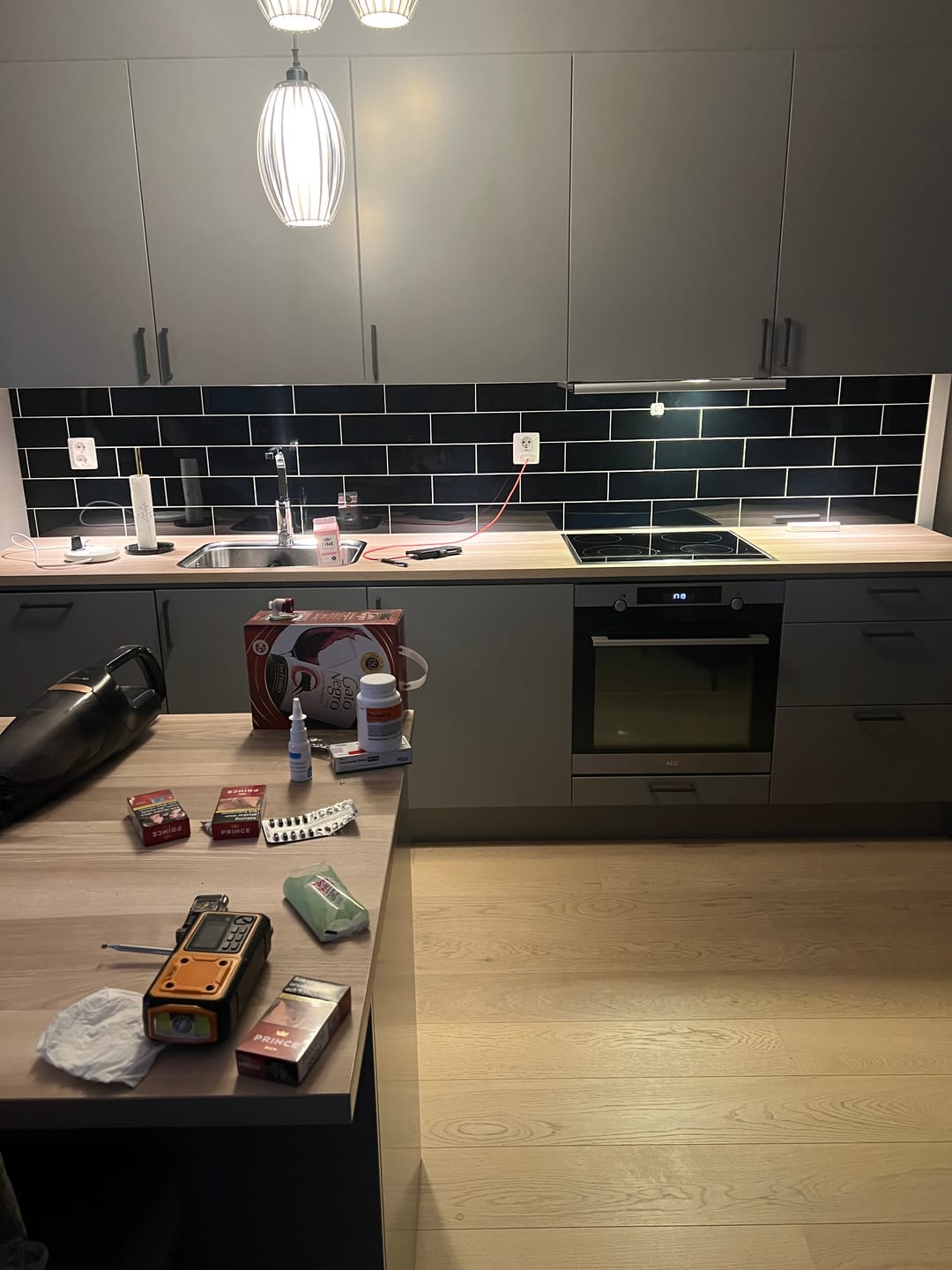 Customer photo review of Hailey sort selvklebende veggfliser