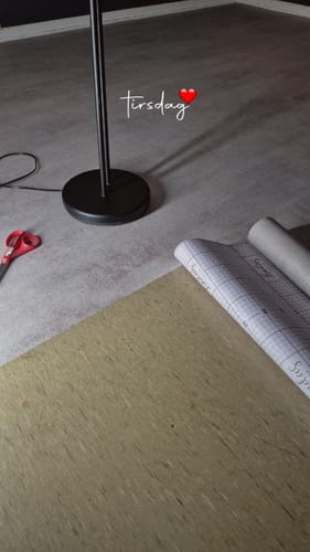 Kundeanmeldelse med bilde av Cement kontaktplast