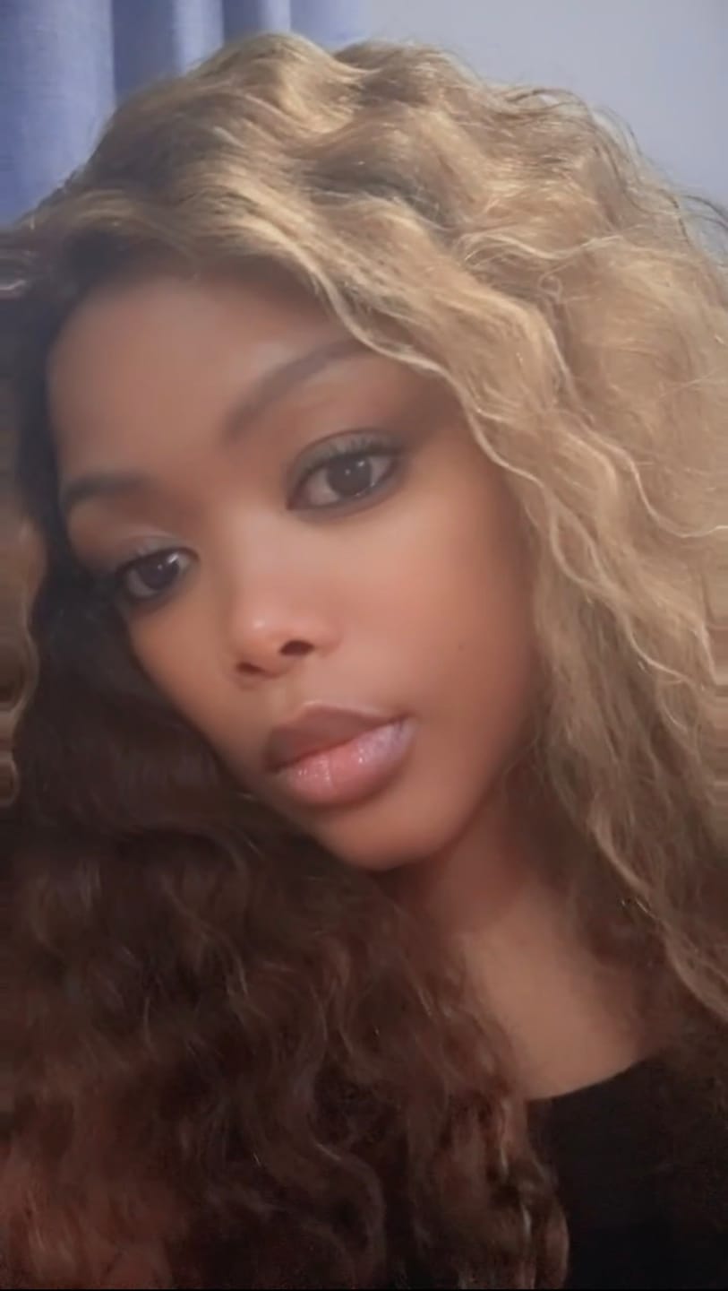 Customer photo review of Double Drawn Highlight Glueless Curly 18 Inch