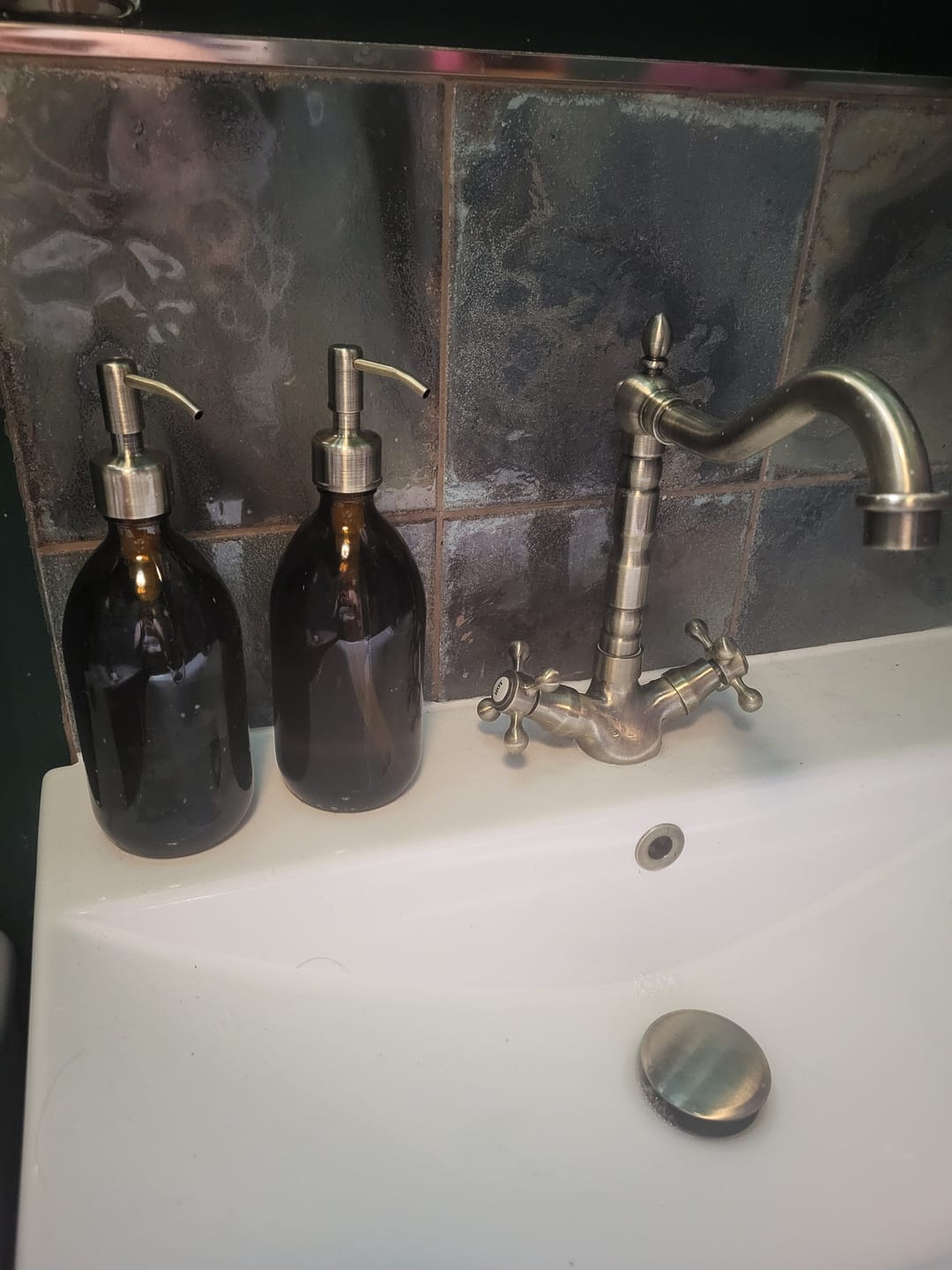 Customer photo review of Amber Glass Bottle with Metal Pump