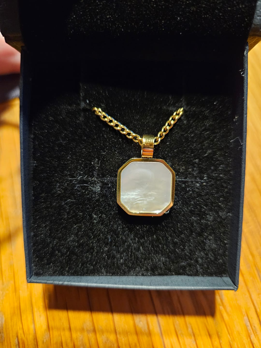 Customer photo review of Classic Halskette - Perlmutt - Gold - Für Sie