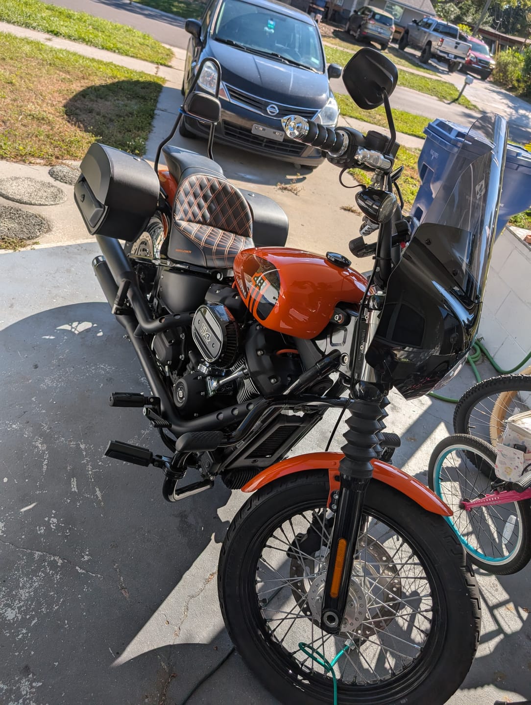 Customer photo review of 28L - Pantheon Medium Quick Mount Motorcycle Saddlebags For Harley Softail Street Bob FXBB