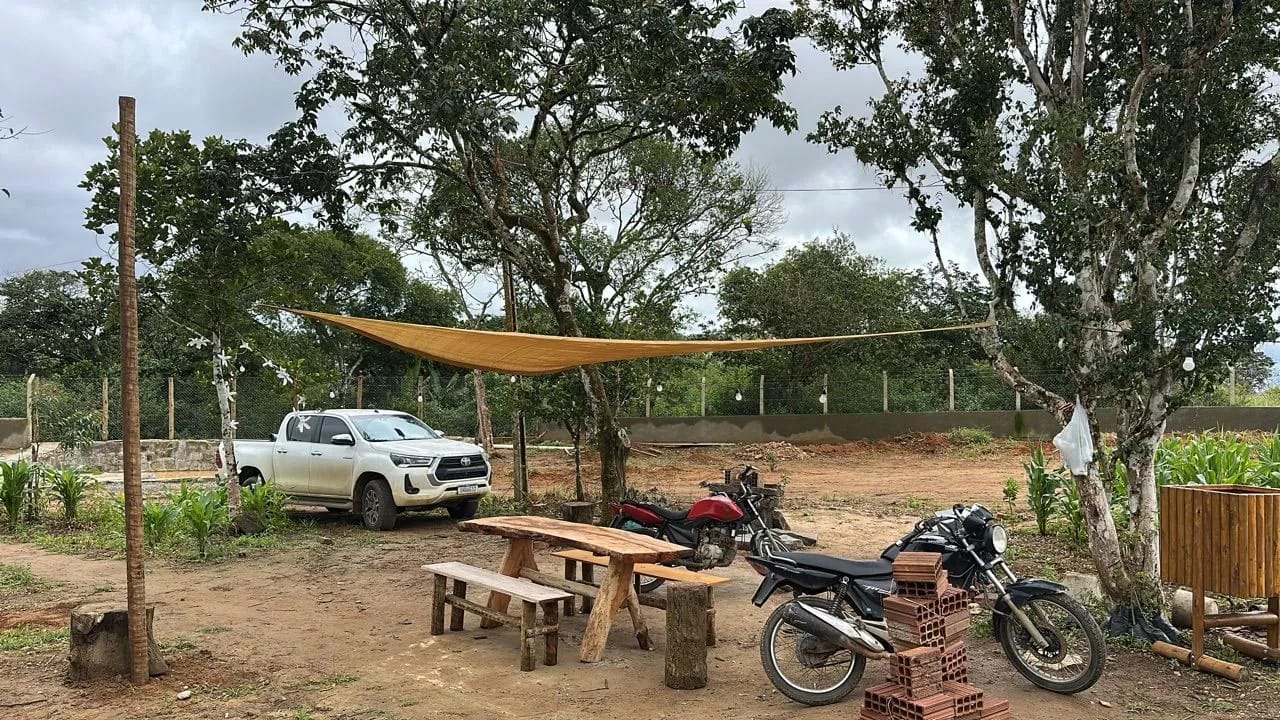 Customer photo review of Toldo Triangular Impermeável 420D Anti-UV para Áreas Externas