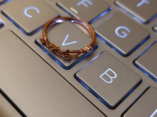 Customer photo review of Rose Gold Wreath Ring