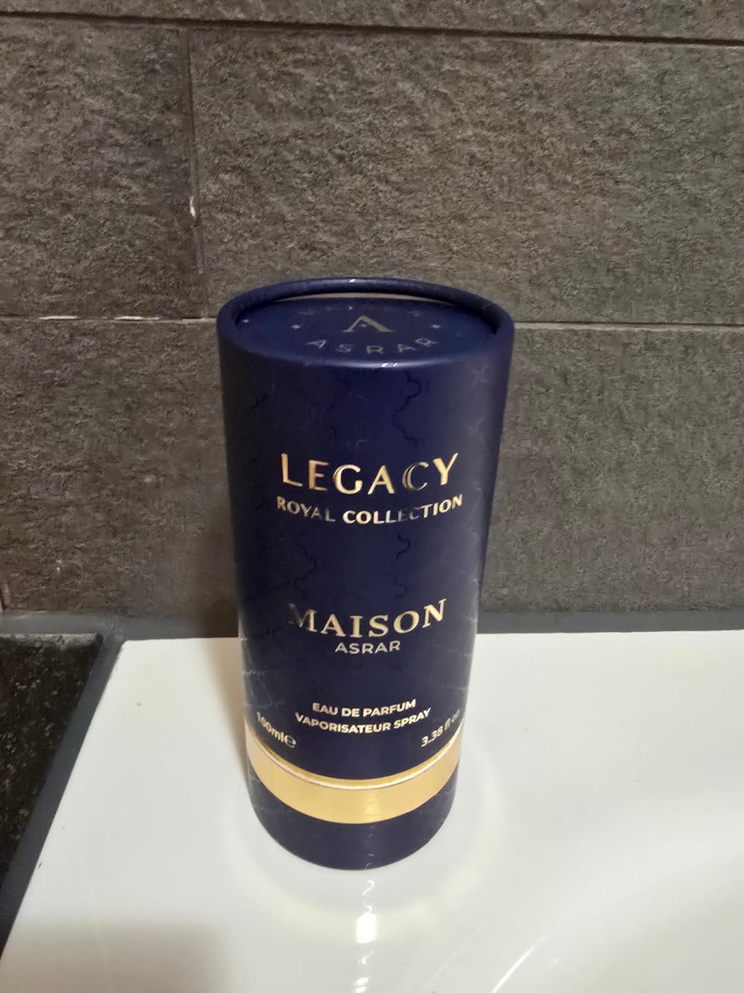 Customer photo review of Maison Asrar - Legacy – Eau de Parfum – Unisex – 100 ml