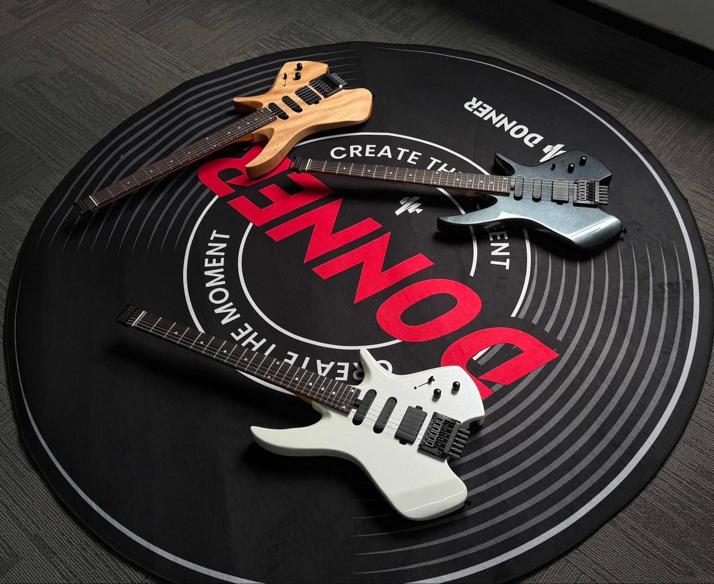 Customer photo review of Donner NHL-500 Headless Electric Guitar