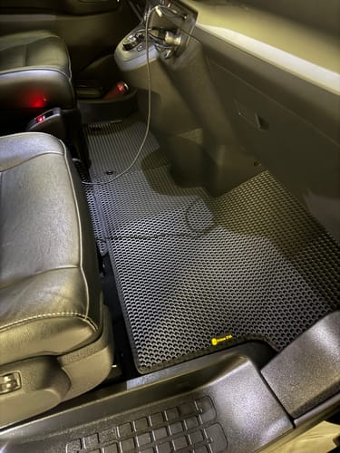 Customer photo review of Fußmatten für Van - Kofferraumwanne